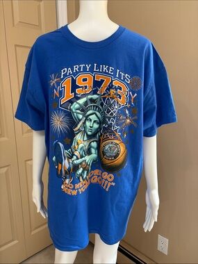 NWOT NY KNICKS graphic tshirt